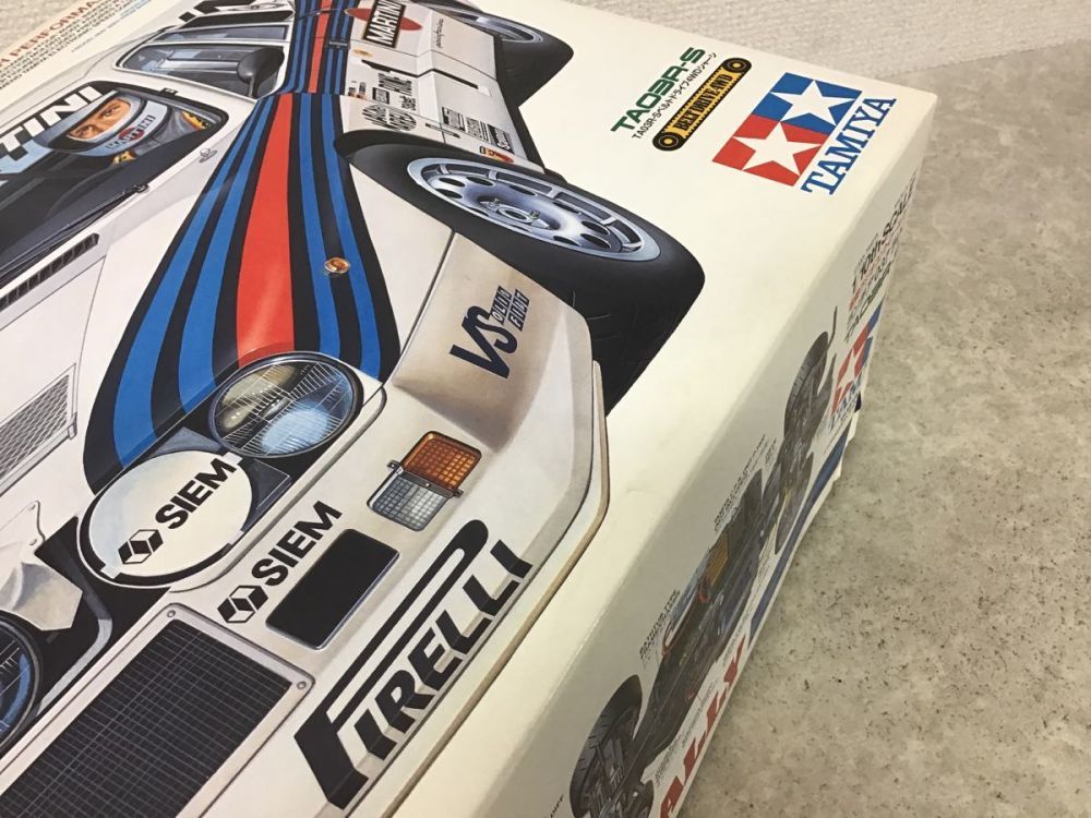 タミヤ 1/10 電動RC 4WDレーシングカー ランチア 037 ラリー
