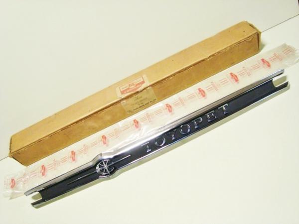 【新作入荷，最新作】 旧車 コロナRT40中期型 フロントグリルエンブレム 純正(トヨタ)｜売買されたオークション情報、yahooの商品情報をアーカイブ公開 - オークファン トヨタ