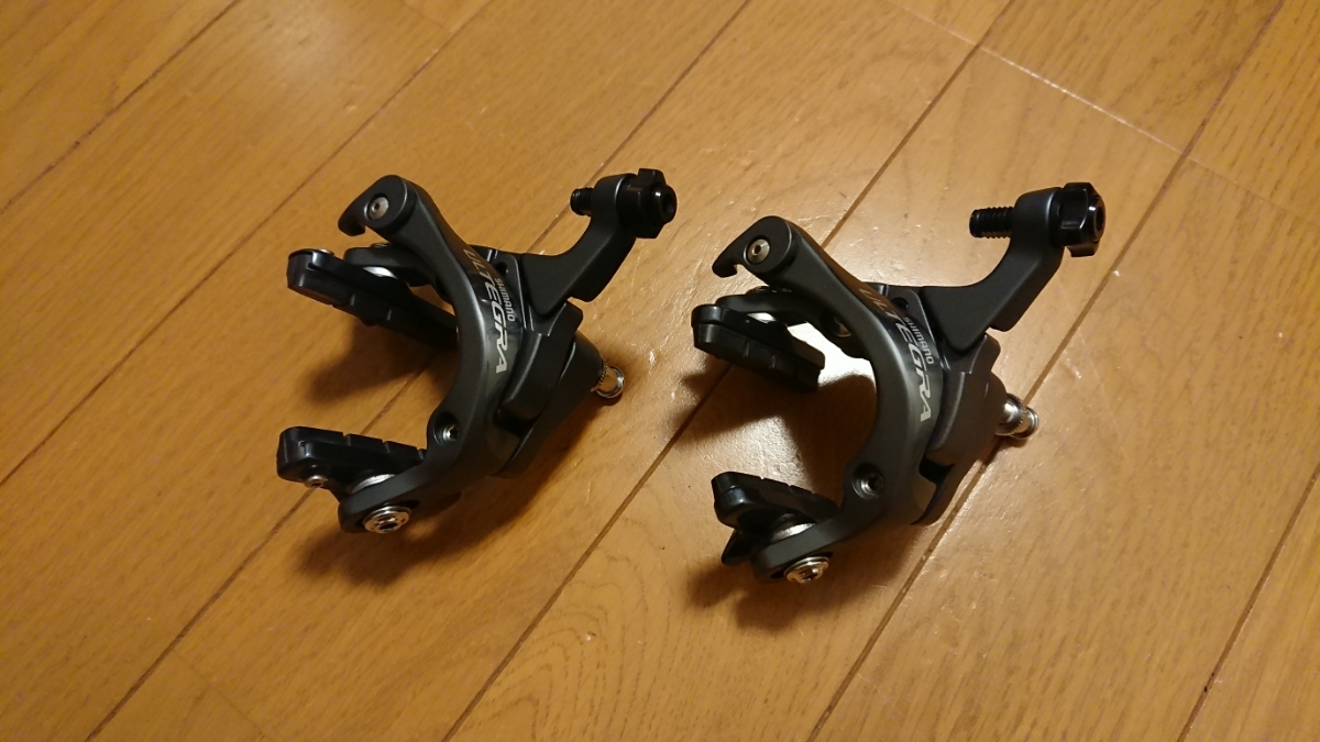 シマノ shimano 6800 アルテグラ ブレーキキャリパー 前後セット 中古 程度上。