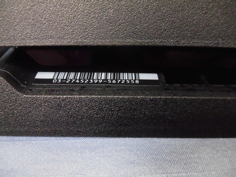 PS4　CUH-7000B　　1TBモデル　ブラック　本体　のみ B2