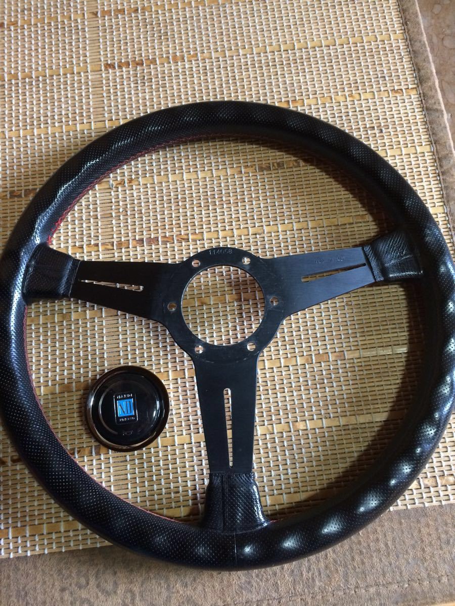 ナルディ パンチングレザー 36パイ？ NARDI 36パイ パンチングレザー
