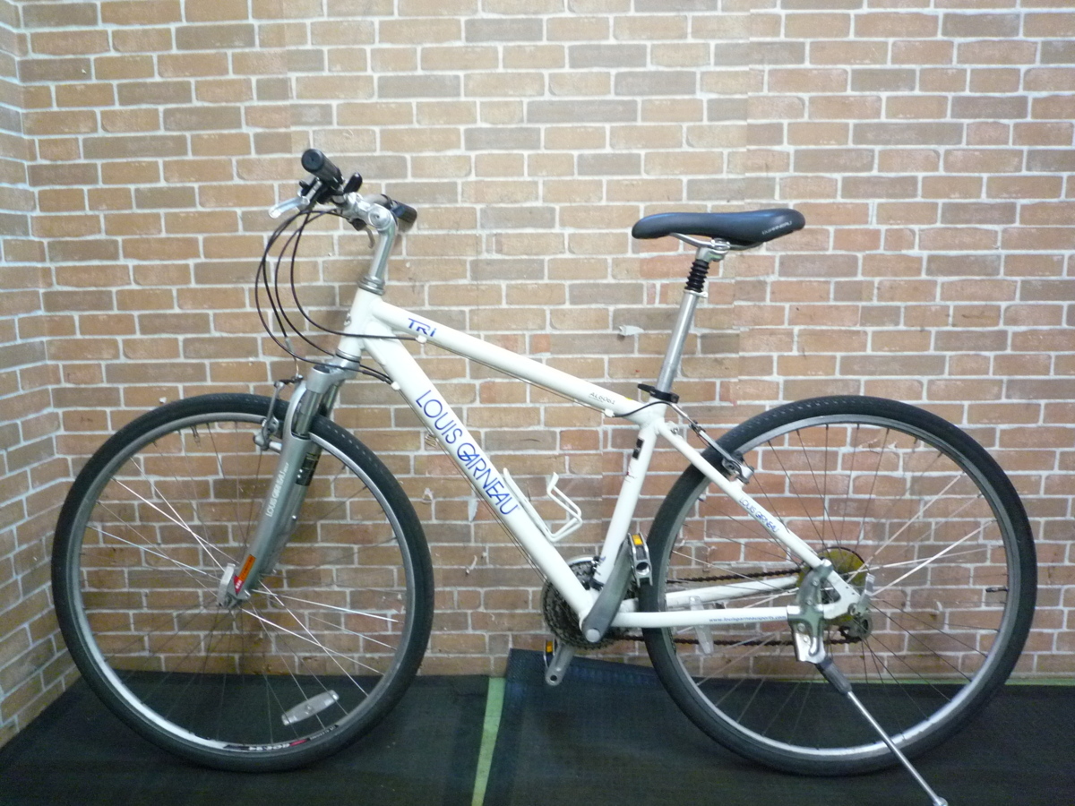 LOUIS ○ クロスバイク LOUIS GARNEAU TR1 Fサス 3×8 24段変速 700