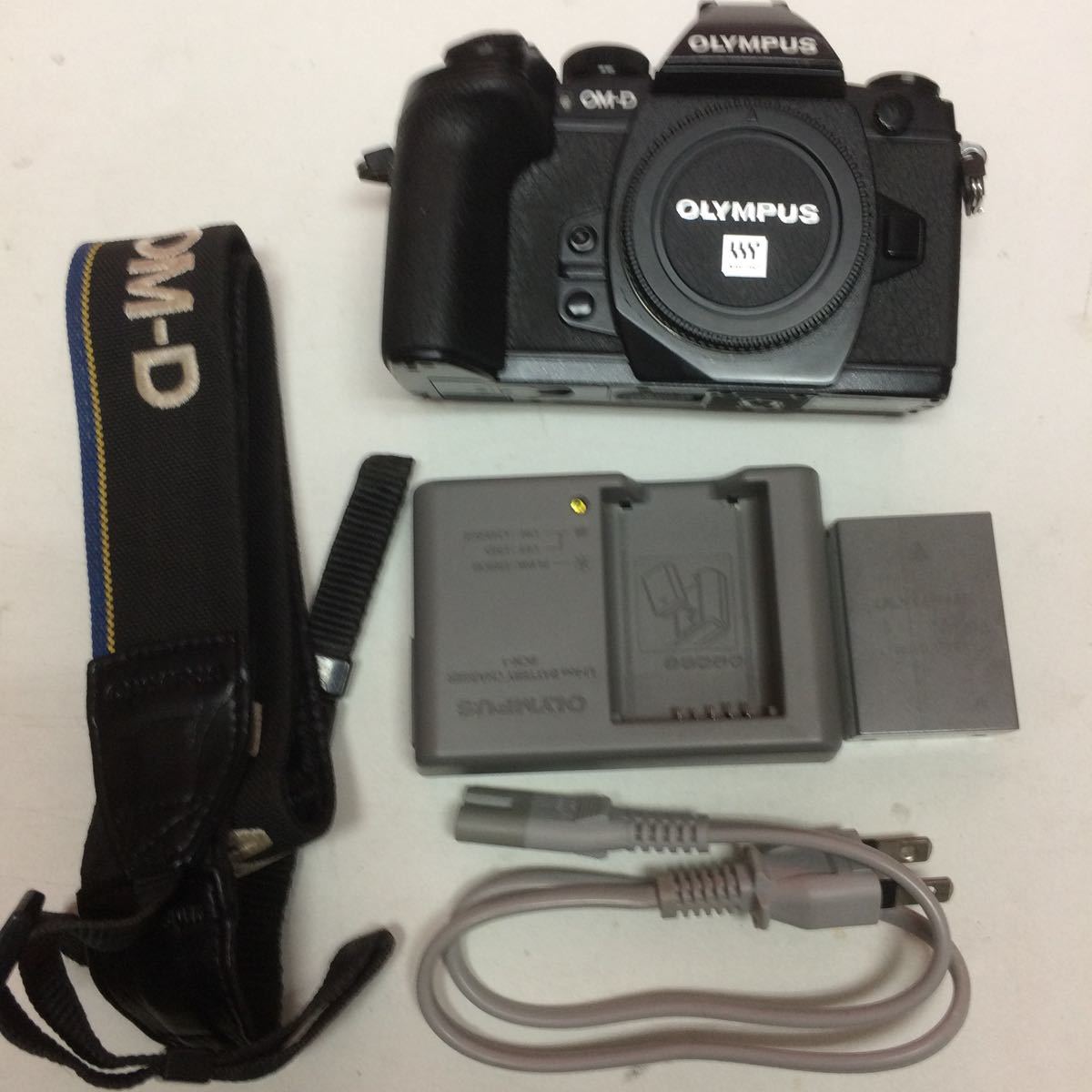 得価，安い OLYMPUS ミラーレス一眼 OM-D M1 ボディ ブラック 防塵 防滴 OM-D E-M1 BODY BLK(オリンパス)｜売買されたオークション情報、yahooの商品情報をアーカイブ公開 - オークファン オリンパス