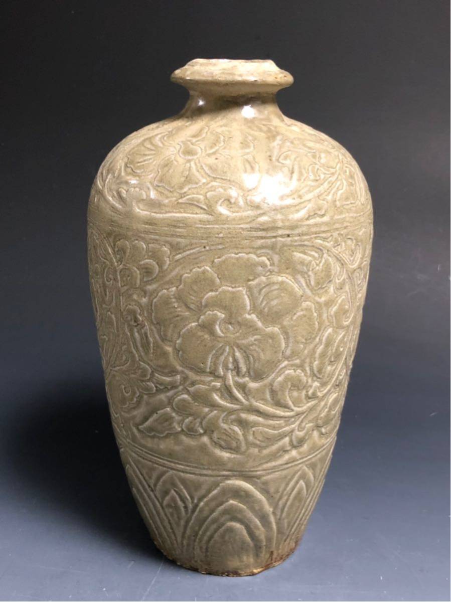 文化遺産オンライン 龍泉窯 | 青磁牡丹唐草文瓶 - 青磁刻花牡丹唐草文