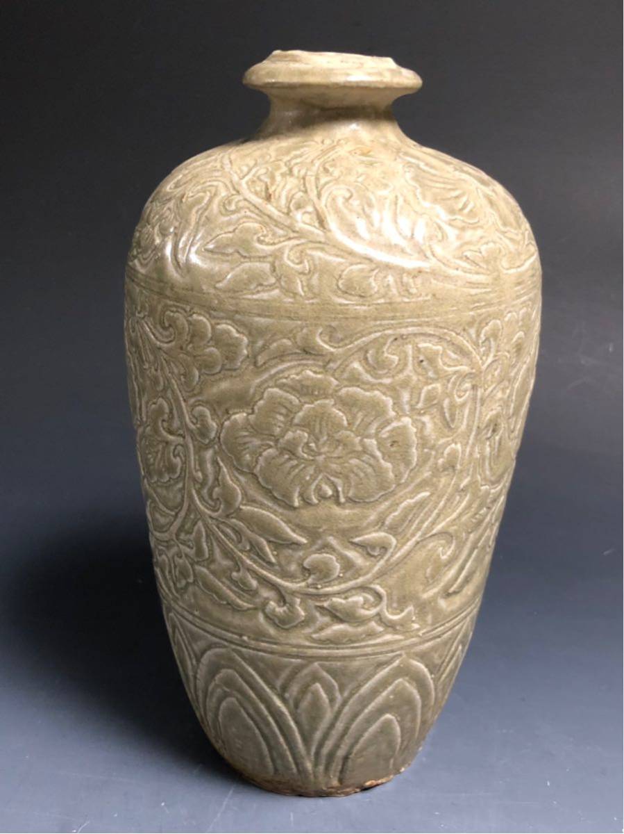 文化遺産オンライン 龍泉窯 | 青磁牡丹唐草文瓶 - 青磁刻花牡丹唐草文