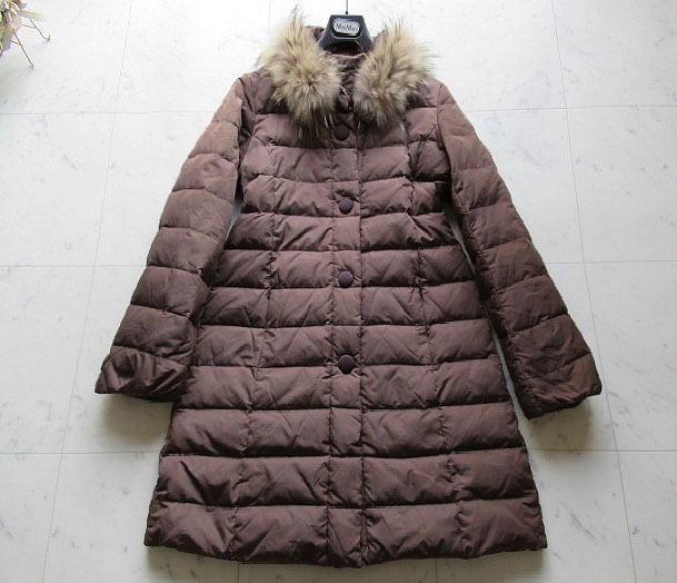 2025，セール マックスマーラ MaxMara Weekend ラクーンファー付き ダウン コート 38 イタリア産ダウン(コート)｜売買されたオークション情報、yahooの商品情報をアーカイブ公開 - オークファン コート