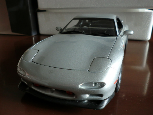 マツダ RX-7 1⁄18 アンフィニ AUTOart (FD3S) | FD3S チューンド 京商 1⁄