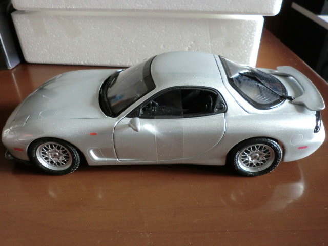マツダ RX-7 1⁄18 アンフィニ AUTOart (FD3S) | FD3S チューンド 京商 1⁄