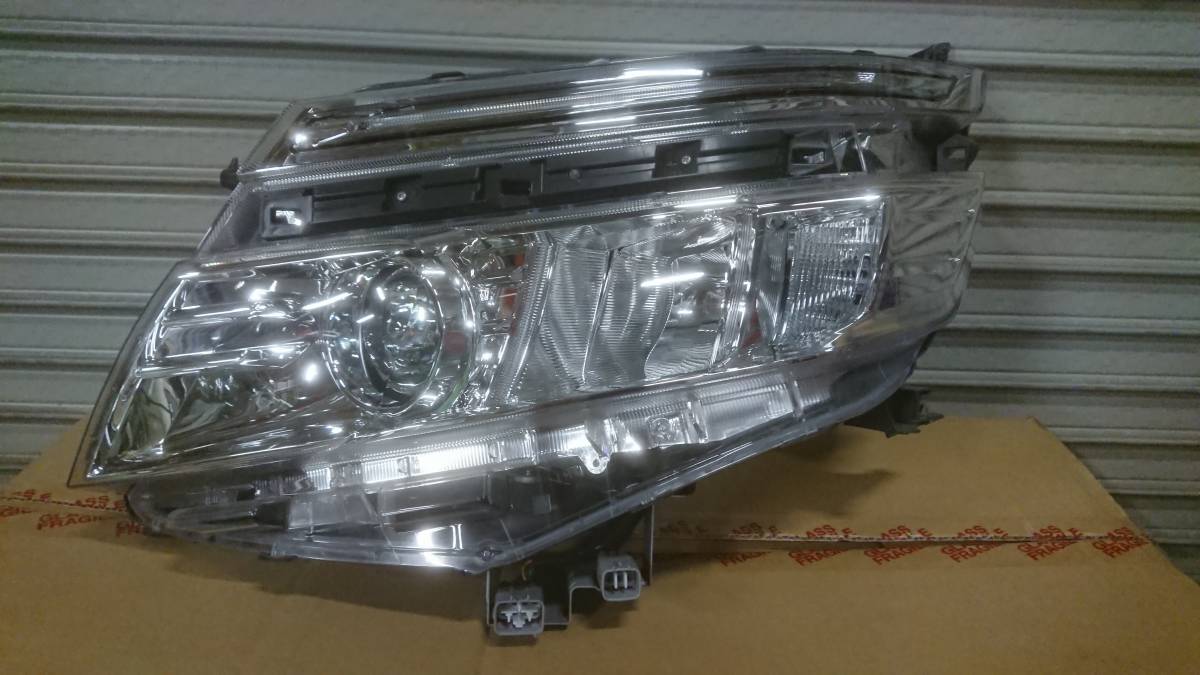 ヴォクシー ヘッドライト トヨタ 80系 ZRR80 純正 LED 前期 左 VOXY 