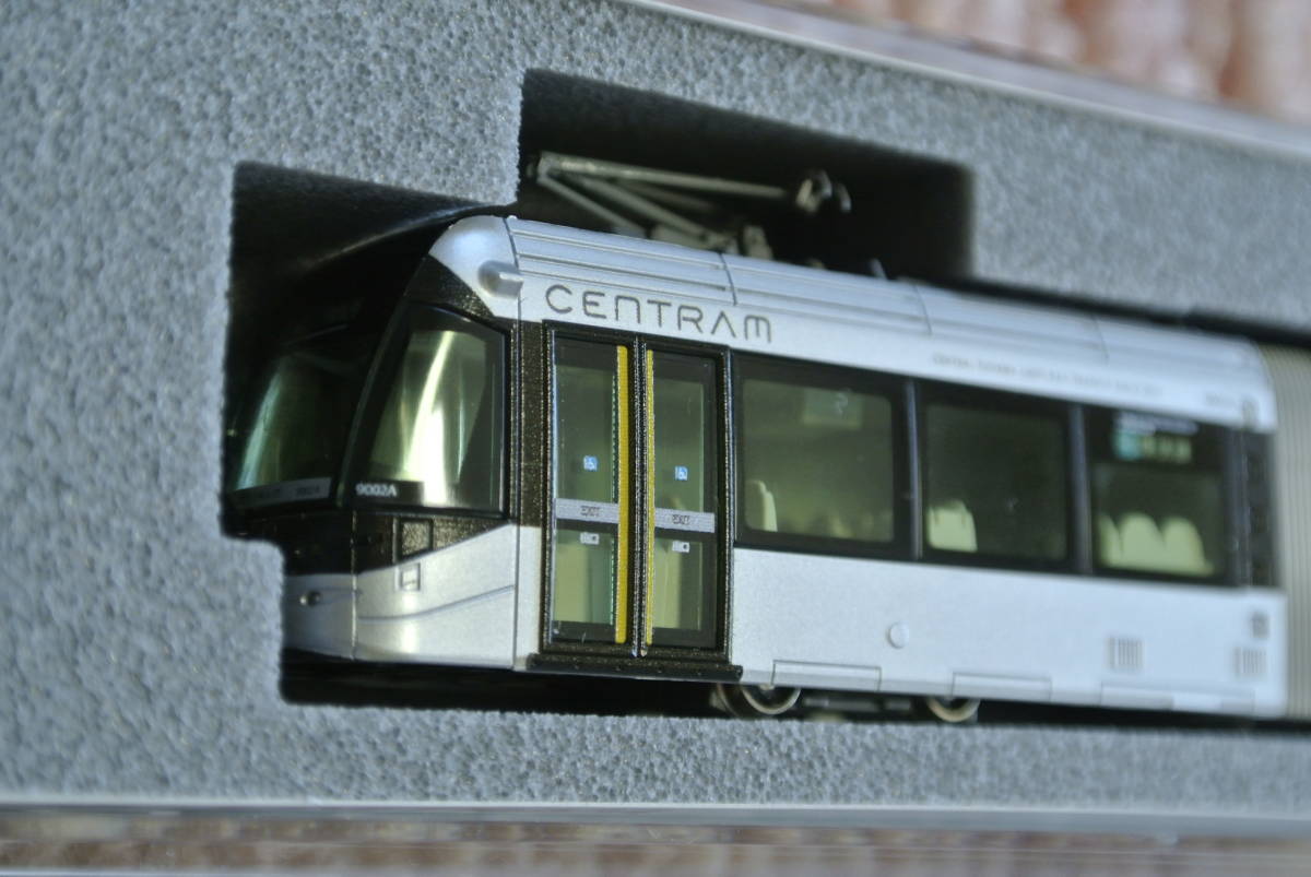 ☆KATO☆富山市内電車環状線【セントラム／9002・銀】（14-802