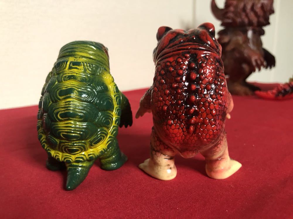 One up JAPAN ケロンガフィギュア クリア 怪獣 ソフビ タケピコ