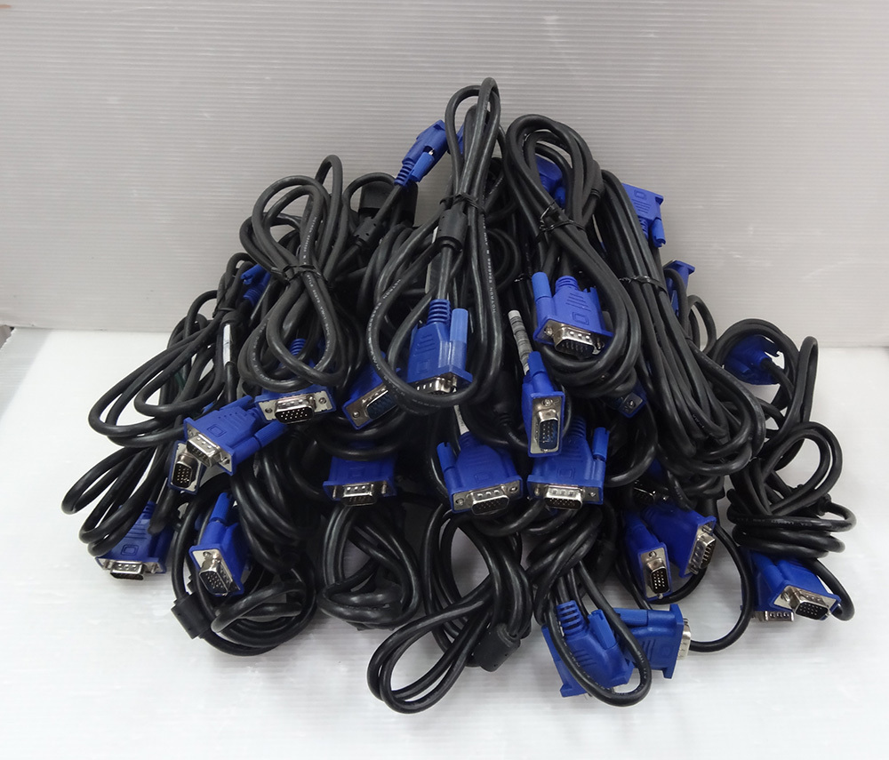 ☆在庫あり 大量お使いの方に! 30本セット OA関連業者様 歓迎! 中古 D-Sub VGA ケーブル 15ピン (長さ、色、いろいろ混同品です)
