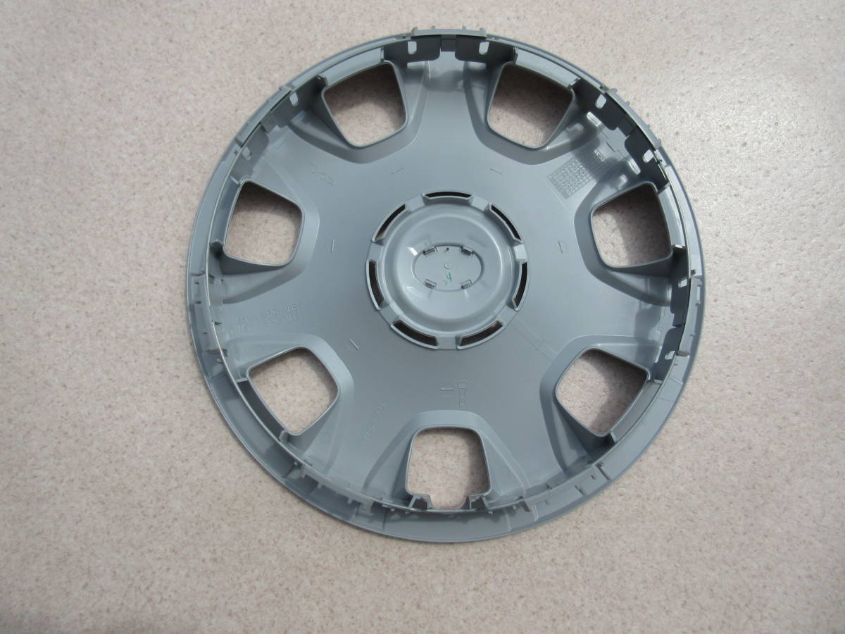 ハイエースホイールキャップ 50周年限定 新車外し