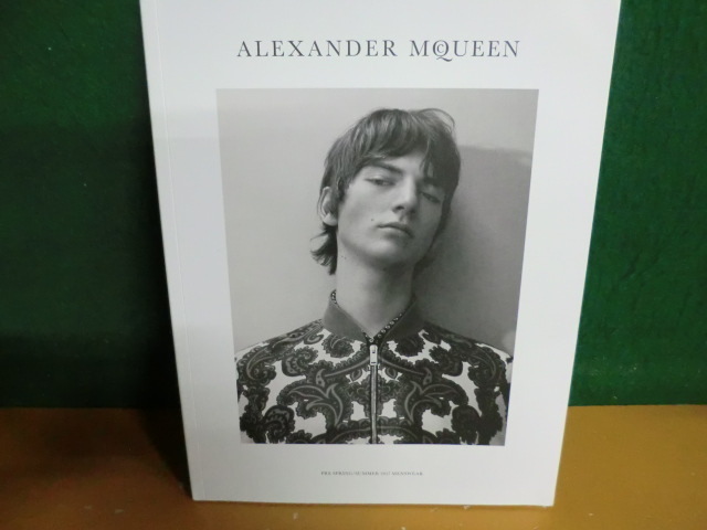 アレキサンダー マックイーン Alexander Mcqueen メンズ 17 春夏パンフレット 男性 売買されたオークション情報 Yahooの商品情報をアーカイブ公開 オークファン Aucfan Com