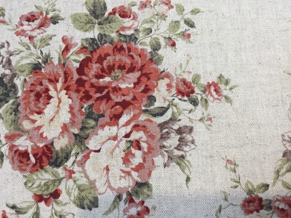 布世界MD150★　２ｍ　アンティークレトロフラワー　赤　綿麻キャンバス　手芸　生地_1