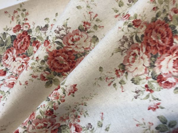 布世界MD150★　２ｍ　アンティークレトロフラワー　赤　綿麻キャンバス　手芸　生地_4