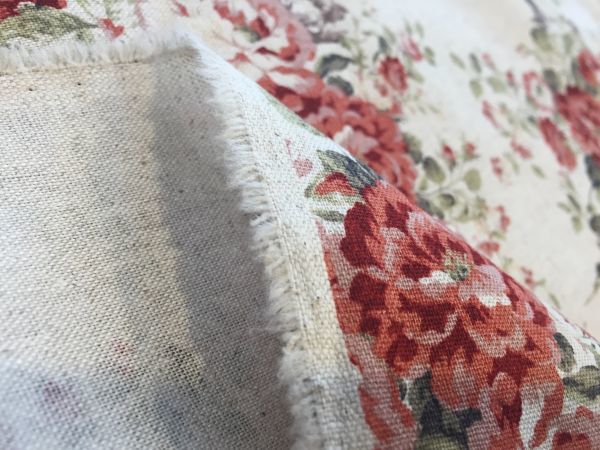 布世界MD150★　２ｍ　アンティークレトロフラワー　赤　綿麻キャンバス　手芸　生地_5