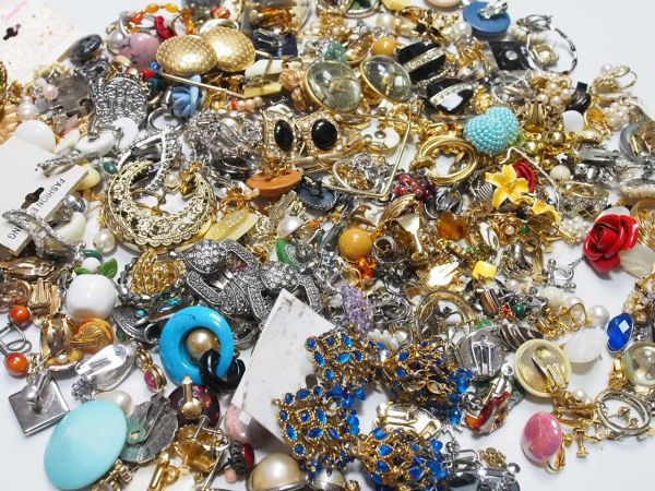 1円～ 真珠 カラーストーン 他 いろいろ イヤリング ピアス 大量