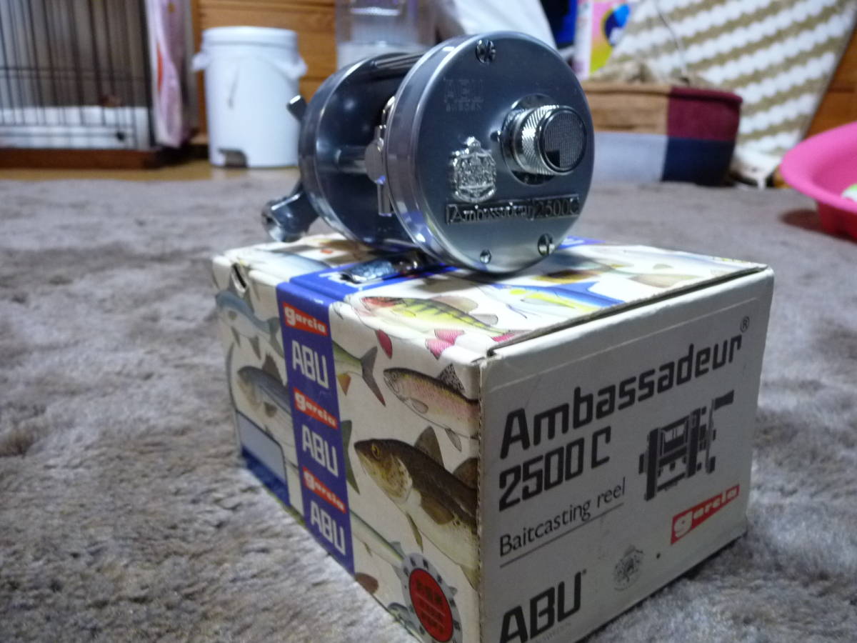 old ABU アンバサダー 2500c ブロンズプレート スポーツ、レジャー