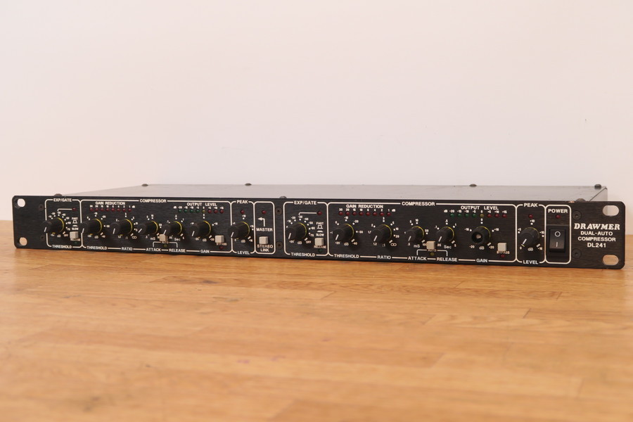 BEHRINGER EPQ2000 パワーアンプ◇現状品 【公式通販】
