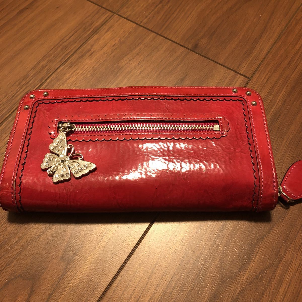 ANNA SUI 長財布 バタフライ チャーム （アナスイ エナメル 蝶 