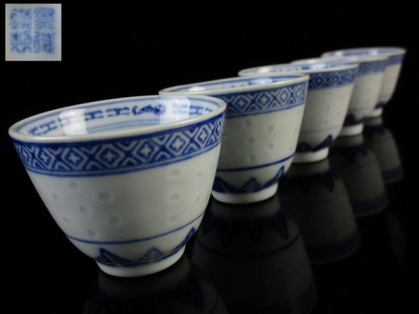 煎茶碗 蛍手 染付 5客 中国景徳鎮製 中国 玩玉 煎茶道具 景徳鎮製 唐物 (直径6.4cm 4客セット 蛍透かし 染付蛍手 蛍 備前堂