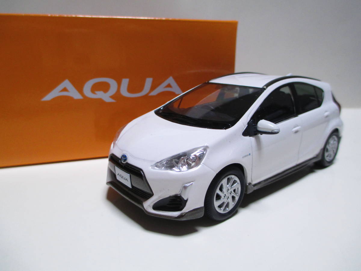 カラーサンプルミニカー 1/30 ミニカー AQUA スーパーホワイト 1/30