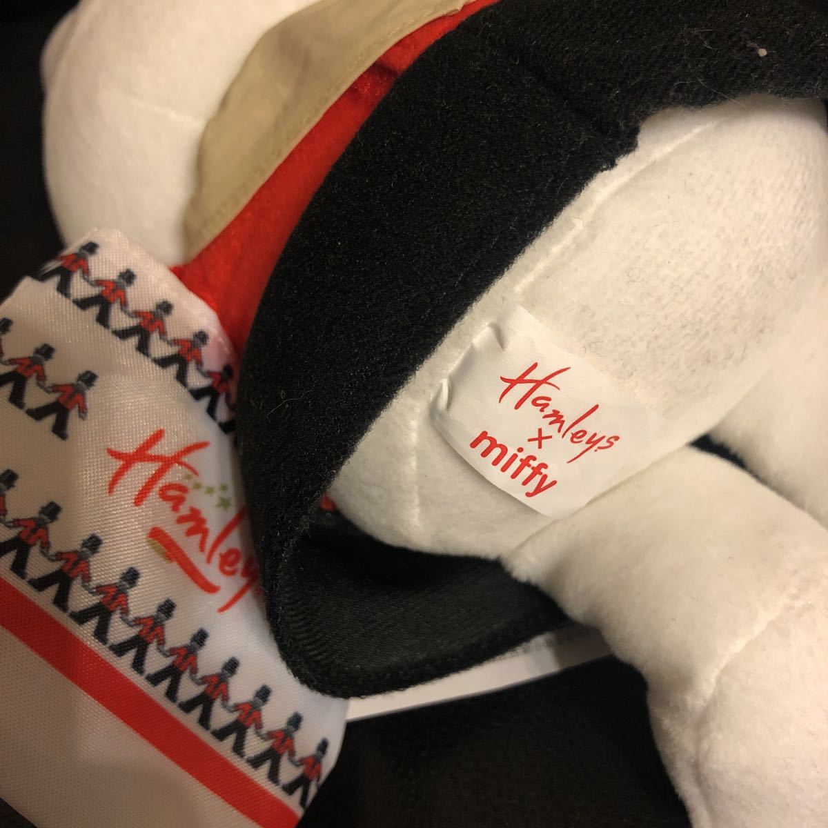 ミッフィー ハムリーズ 限定 ぬいぐるみ Hamleys miffy ぬいぐるみ