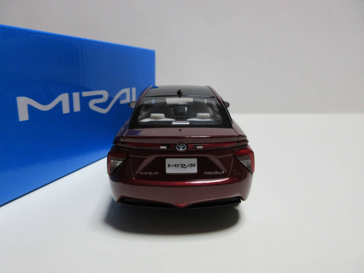 MIRAI トヨタ ミニカー 非売品 1⁄30 カラーサンプル ミライ 色見本 2NM