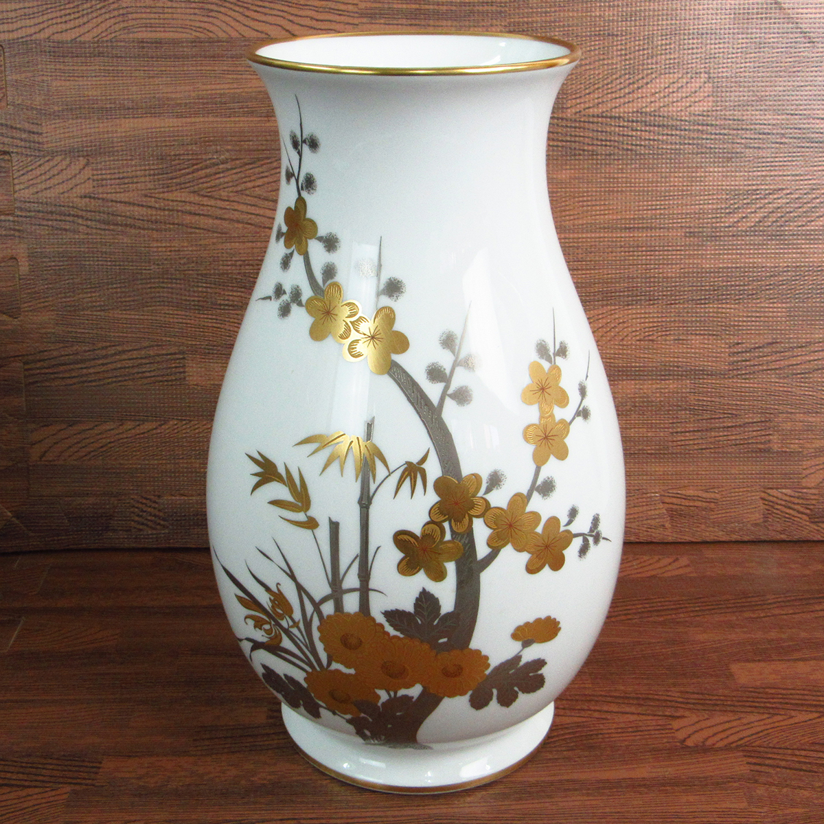 豊富な，爆買い 大倉陶園 金蝕梅図 花瓶 笹 梅 花器 金彩 インテリア フラワーベース OKURA 東E(花瓶)｜売買されたオークション情報、yahooの商品情報をアーカイブ公開 - オークファン 花瓶