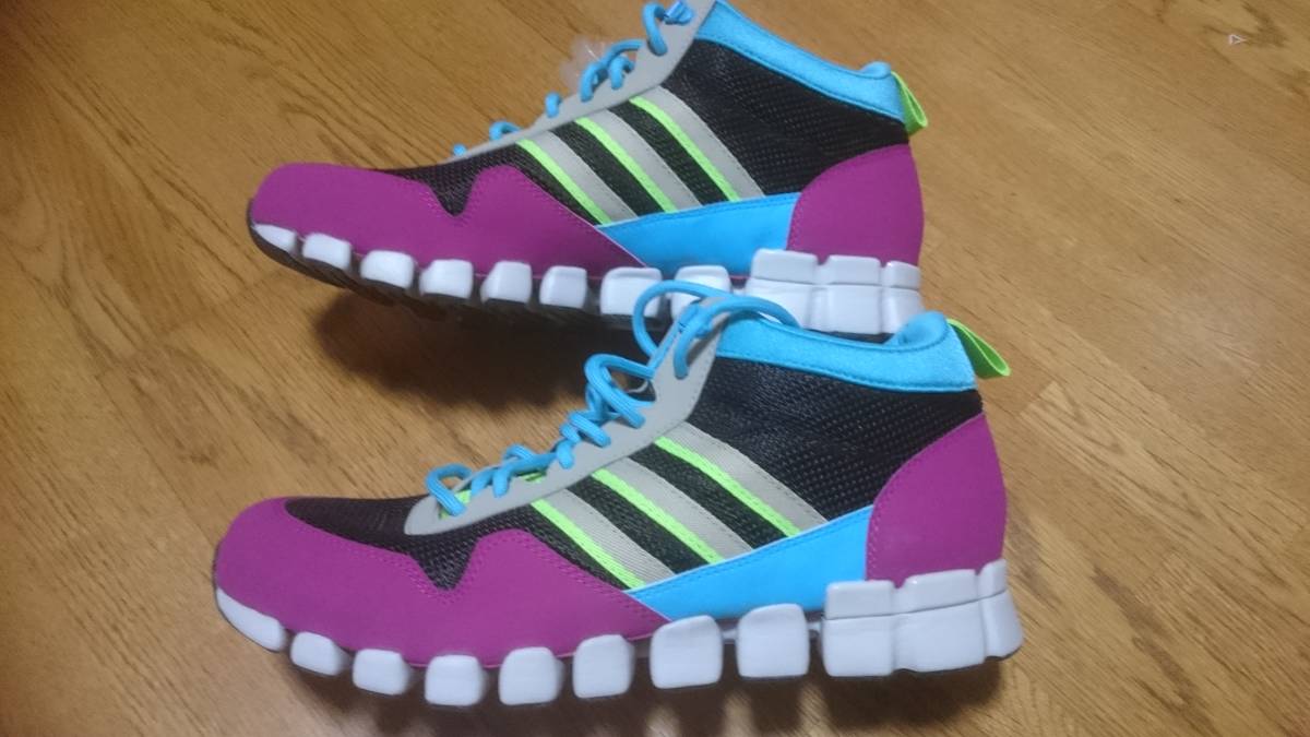 人気SALE，100%新品 アディダス MEGA TORSION FLEX CASUAL 26.5cm(26.5cm)｜売買されたオークション情報、yahooの商品情報をアーカイブ公開 - オークファン 26.5cm