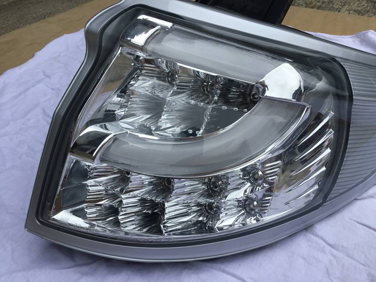 VALENTI(ヴァレンティ) Onlineショップ通販auto-ACP エスティマ ジュエル ヴァレンティ 新車 単品①送料無料 エスティマ前期中期 Valenti ヴァレンティ バレンティ ジュエルLEDテールランプ 点灯確認済み バラ売り右外側のみ