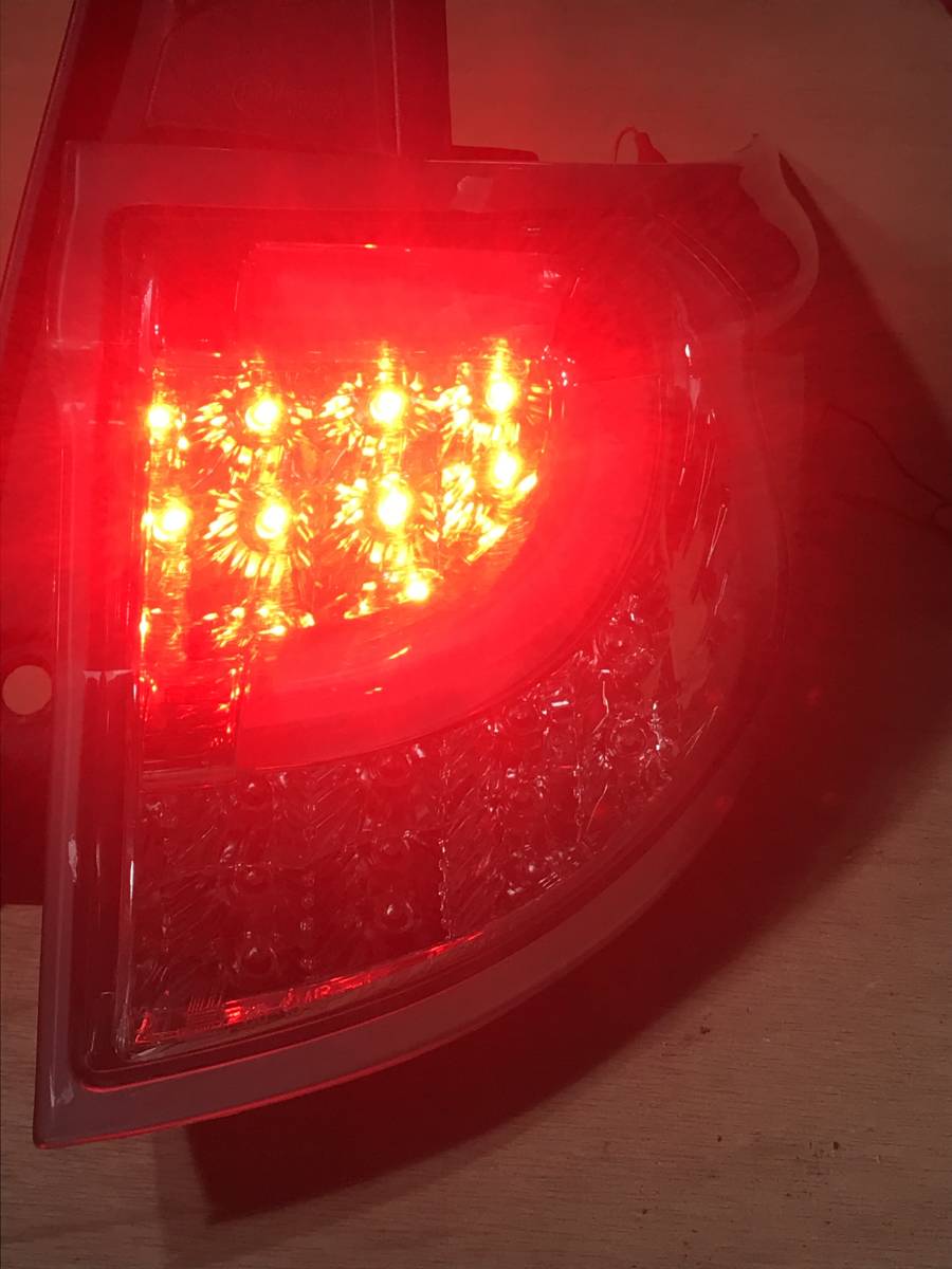 VALENTI(ヴァレンティ) Onlineショップ通販auto-ACP エスティマ ジュエル ヴァレンティ 新車 単品①送料無料 エスティマ前期中期 Valenti ヴァレンティ バレンティ ジュエルLEDテールランプ 点灯確認済み バラ売り右外側のみ