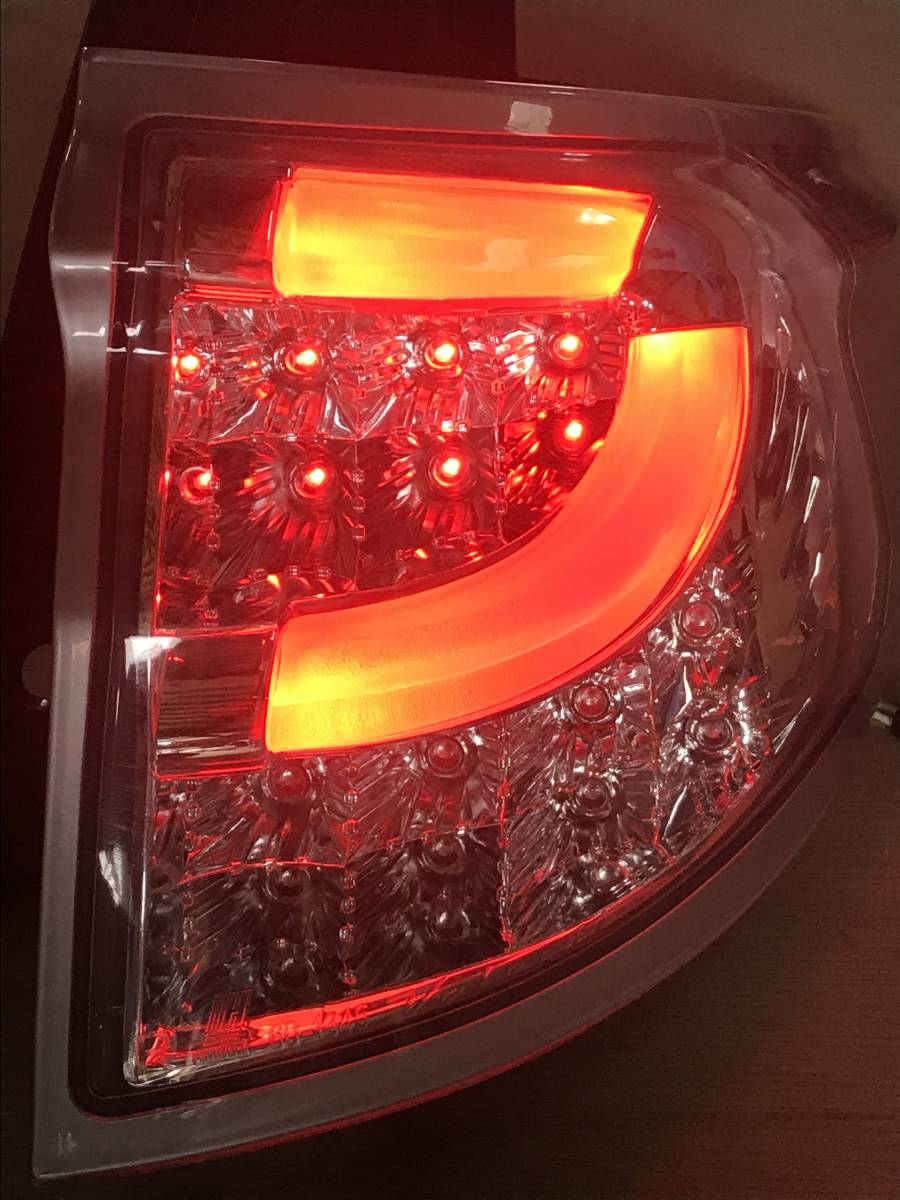 VALENTI(ヴァレンティ) Onlineショップ通販auto-ACP エスティマ ジュエル ヴァレンティ 新車 単品①送料無料 エスティマ前期中期 Valenti ヴァレンティ バレンティ ジュエルLEDテールランプ 点灯確認済み バラ売り右外側のみ