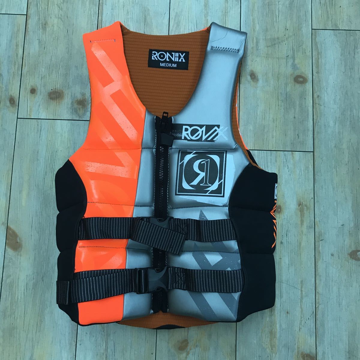 ライフジャケット RONIX Mサイズ RONIX 花柄ライフジャケット Mサイズ