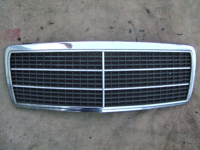 Mercedes-Benz W202 フロントグリル W202 フロントグリル Mercedes-Benz w202 C class 用パーツ／グリル