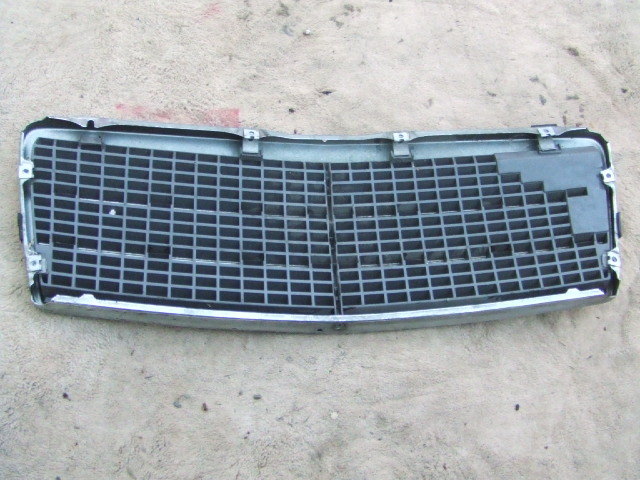W202 フロントグリル Mercedes-Benz w202 C class 用パーツ／グリル