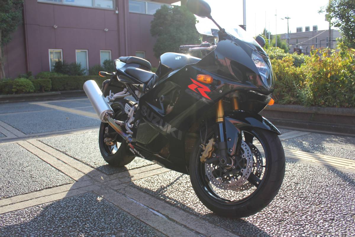 K4 0 Suzuki GSX-R1000 SUZUKI | 1 & Specs Review (2003-2004