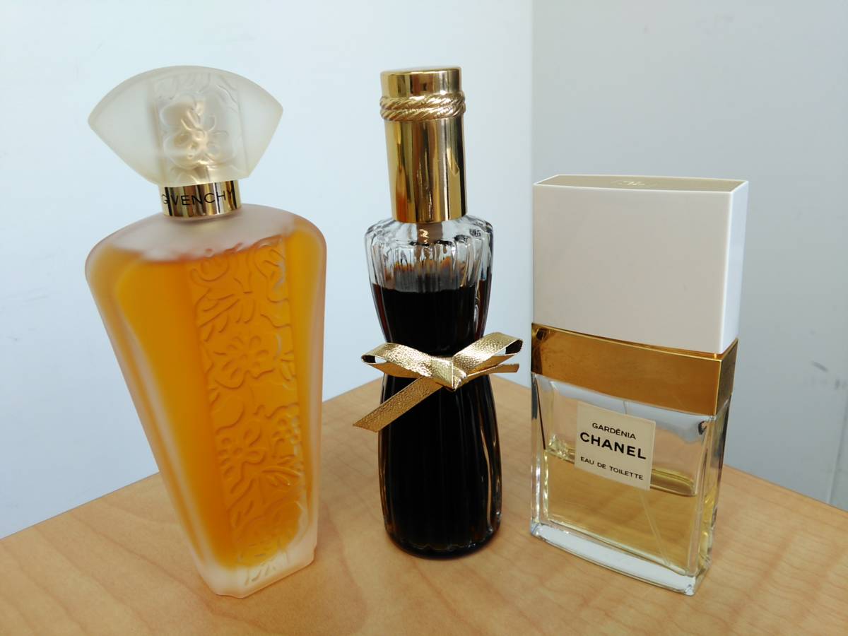 2022年3月16日（水）＜マーク ジェイコブス＞から、澄み切った空と暖か