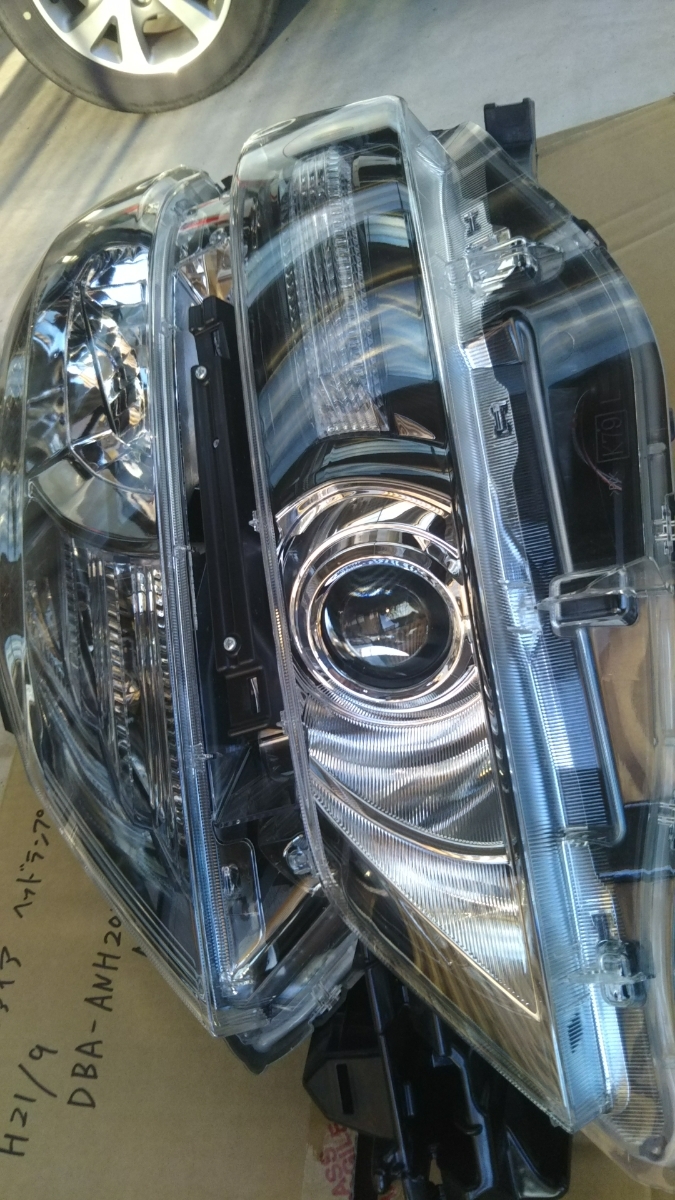 H21年 ANH20 20系 ヴェルファイア 左右ヘッドライト HID ICHIKOH:58-23