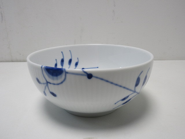 ロイヤルコペンハーゲン ブルーフルーテッドメガ ボウル ホワイト Royal Copenhagen 9-H042/1/060