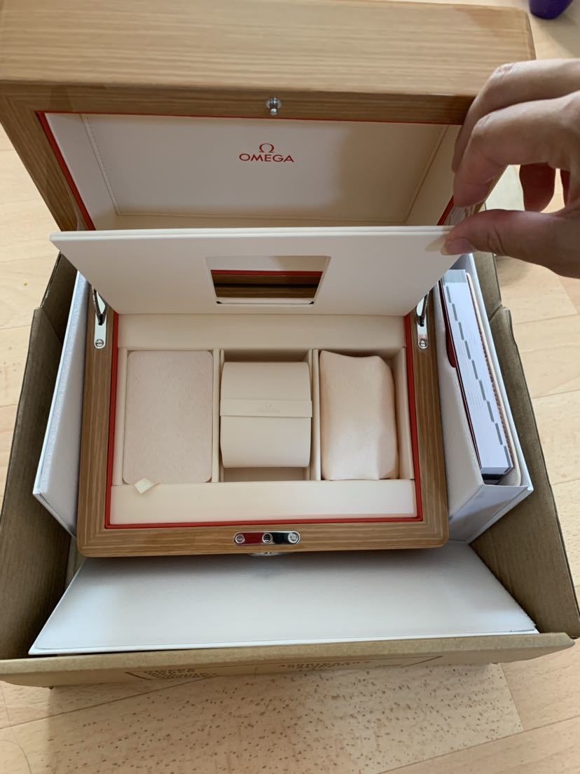 美品国内正規品OMEGA オメガ 時計 ボックス 純正 空き箱 木箱 箱 収納ケース ケース 保存箱 化粧箱 時計用ケース 付属品