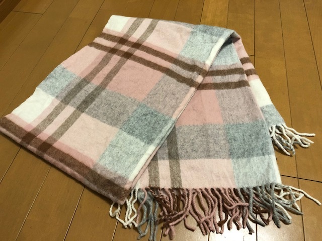 新品のBEAMS【ビームス】の大判マフラー、ショール、ストール★3980円即決★ウール、カシミヤ素材