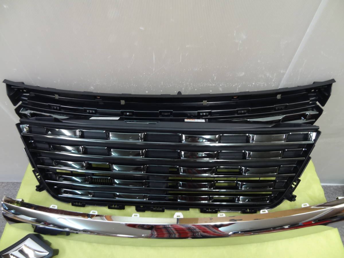 スズキ スペーシアカスタム MK53S フロントグリル 新車外し 上下セット 