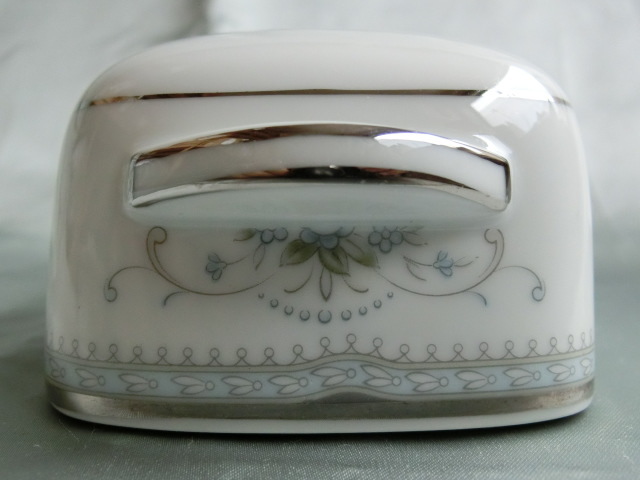 NORITAKE　ノリタケ　バターケース　昭和レトロ　陶器　希少品です【送料無料】