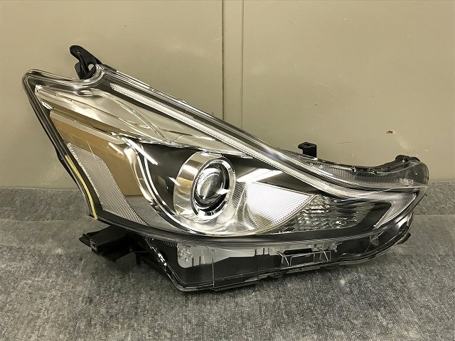 ZVW41W ZVW40W プリウスα 純正 プリウスアルファ 前期 トヨタ 後期