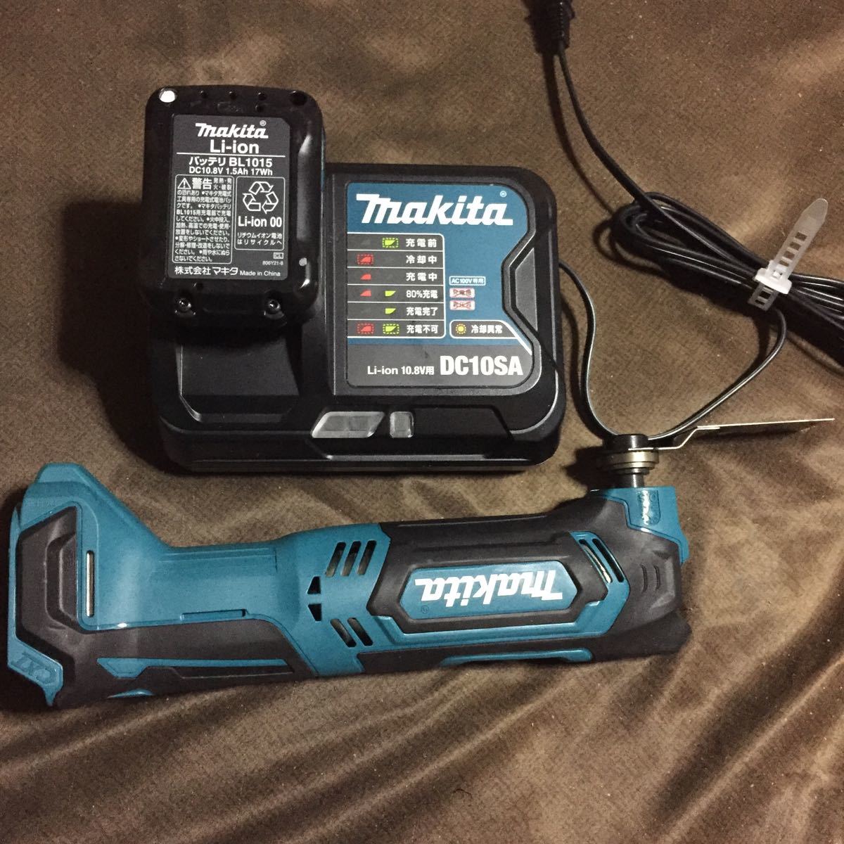 makita / マキタ 充電式マルチツールTM30D 充電器付き 中古
