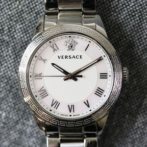 ヴェルサーチ 腕時計のYahoo!オークション(旧ヤフオク!)の相場・価格を 