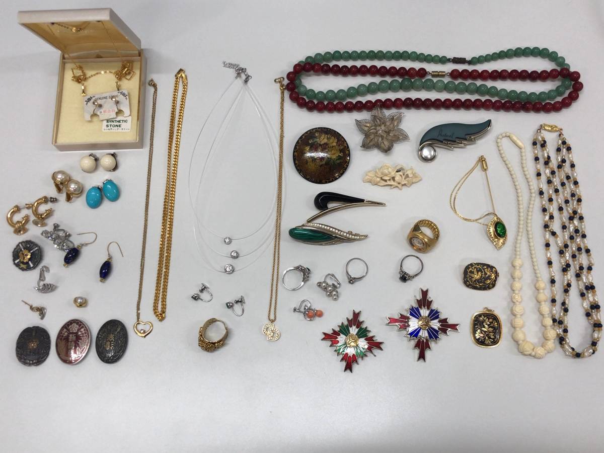 アクセサリーおまとめ！ ネックレス イヤリング ピアス 指輪 ブローチ 