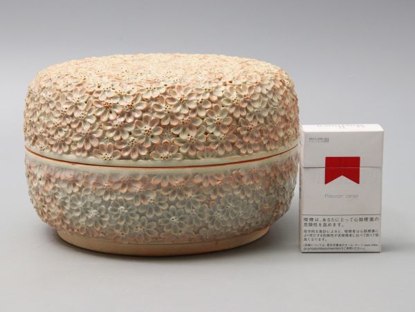 W443 食籠 『白薩摩 七宝透』『佐藤太進 作』 共箱 菓子器 茶道具
